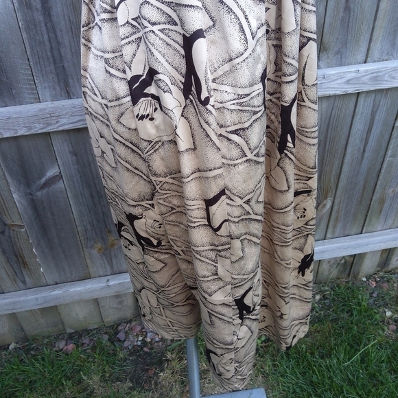 TO THE MAX large floral a-line midi dress - Picture 6 of 9